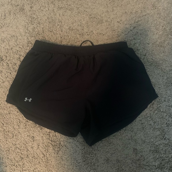 Under Armour Pants - Under armour shorts medium